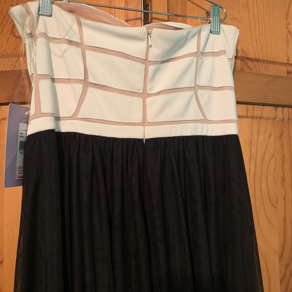 JS BOUTIQUE DRESS CREAM/BLACK STRAPLESS - Picture 5 of 6